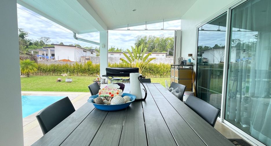 For sale 4 Beds villa in Takua Pa, Phang Nga