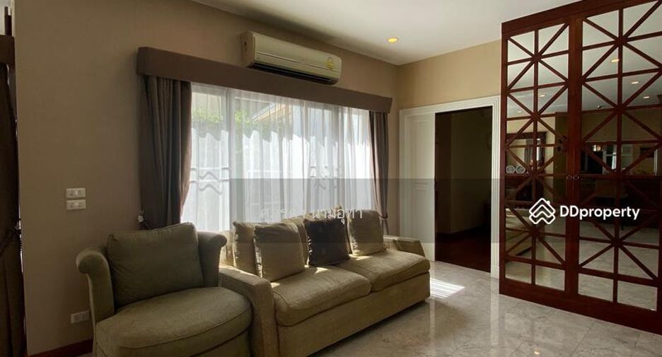 À vendre 5 chambres maison à Lat Phrao, Bangkok
