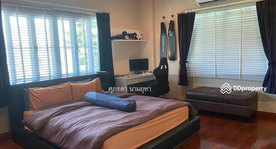 À vendre 5 chambres maison à Lat Phrao, Bangkok