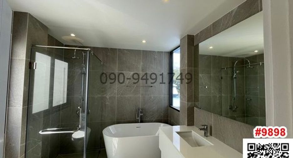 For rent 3 bedrooms townhouse in Don Mueang, Bangkok
