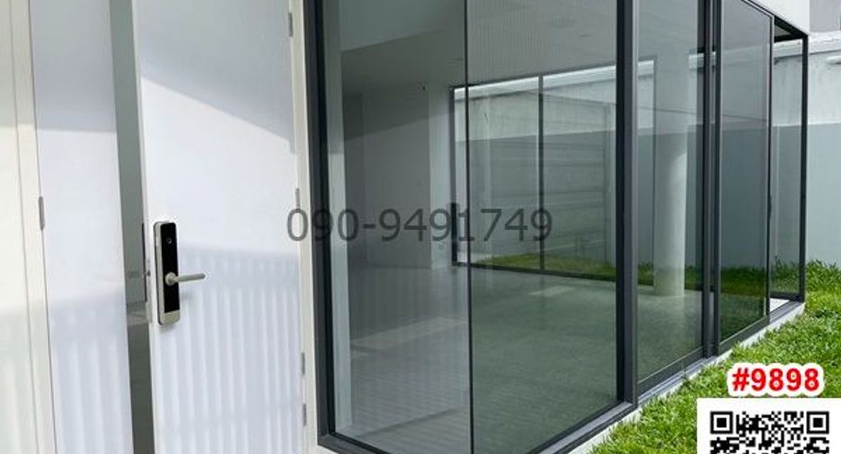 For rent 3 bedrooms townhouse in Don Mueang, Bangkok