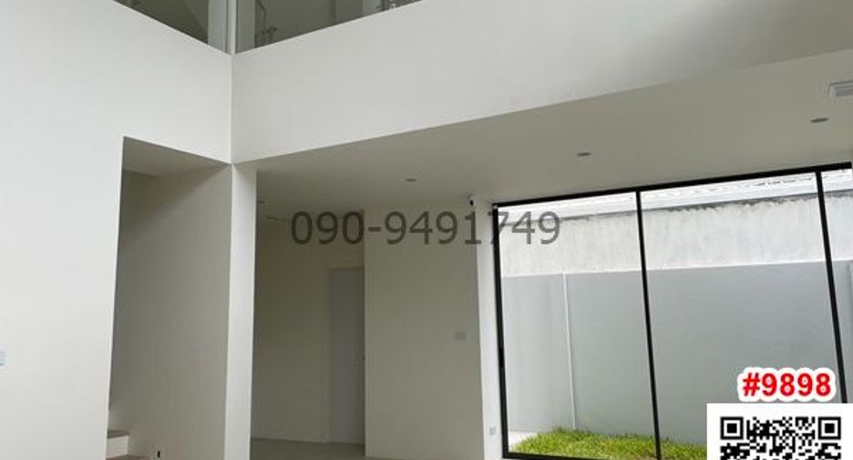 For rent 3 bedrooms townhouse in Don Mueang, Bangkok