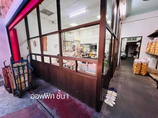 For sale 6 bed townhouse in Samphanthawong, Bangkok