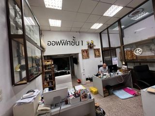 For sale 6 bed townhouse in Samphanthawong, Bangkok