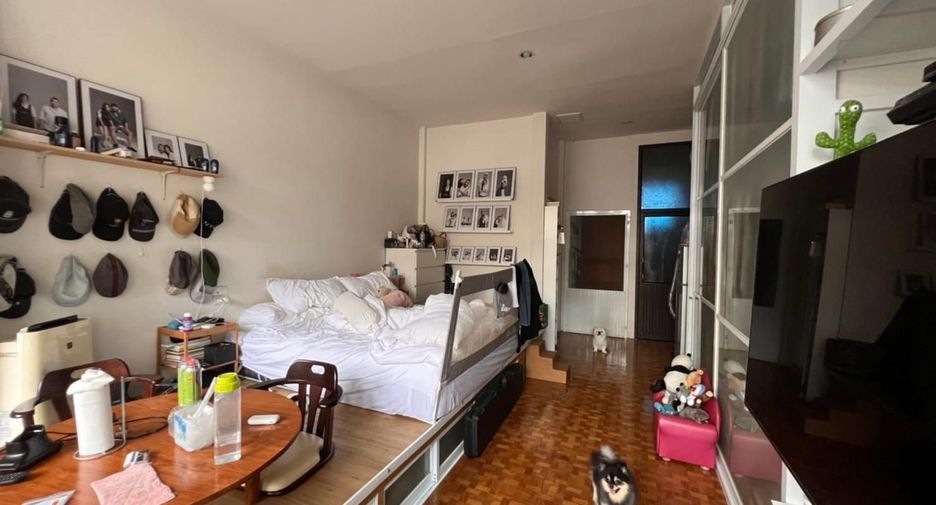 Casa adosada en venta de 6 habitaciones en Samphanthawong, Bangkok
