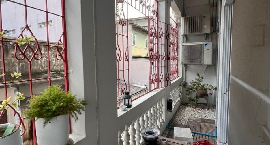 Casa adosada en venta de 6 habitaciones en Samphanthawong, Bangkok