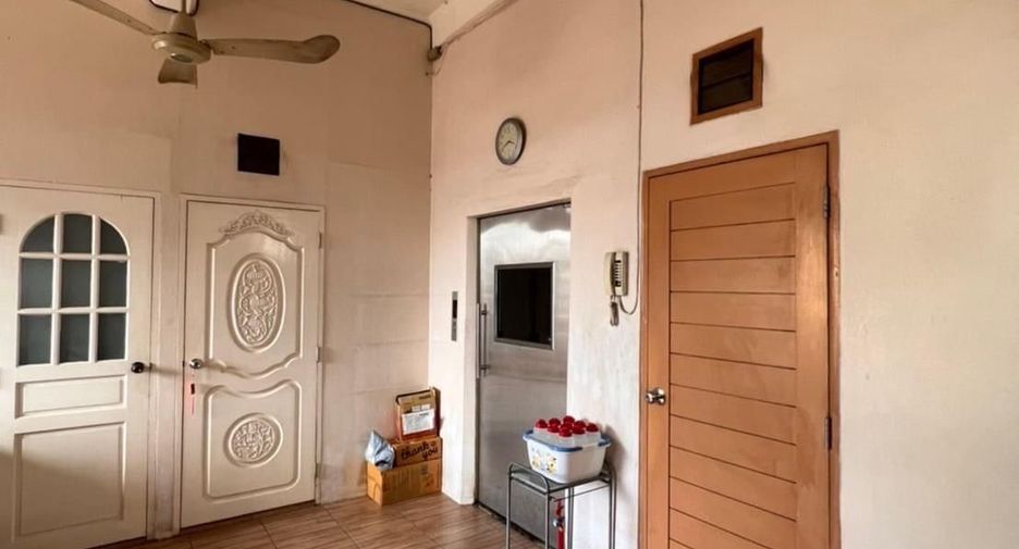 Casa adosada en venta de 6 habitaciones en Samphanthawong, Bangkok