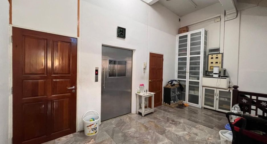 Casa adosada en venta de 6 habitaciones en Samphanthawong, Bangkok