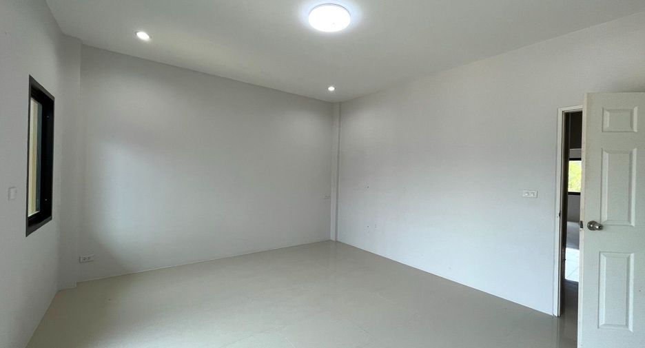 For sale 4 bedrooms retail Space in Mueang Krabi, Krabi