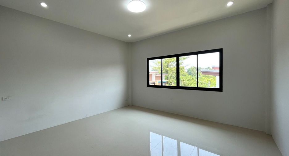 For sale 4 bedrooms retail Space in Mueang Krabi, Krabi