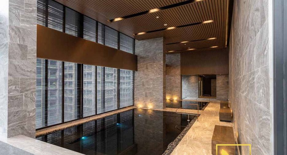 For rent 2 bedrooms condo in Khlong Toei, Bangkok