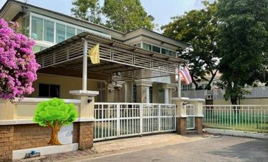 For sale 4 bed house in Phra Khanong, Bangkok