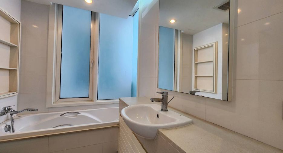 For sale 1 bed condo in Khlong Toei, Bangkok