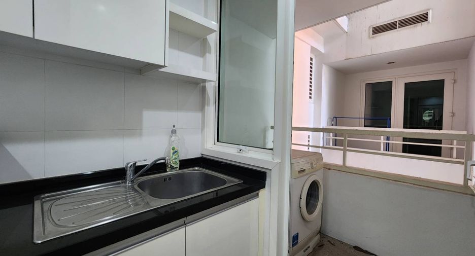 For sale 1 bed condo in Khlong Toei, Bangkok