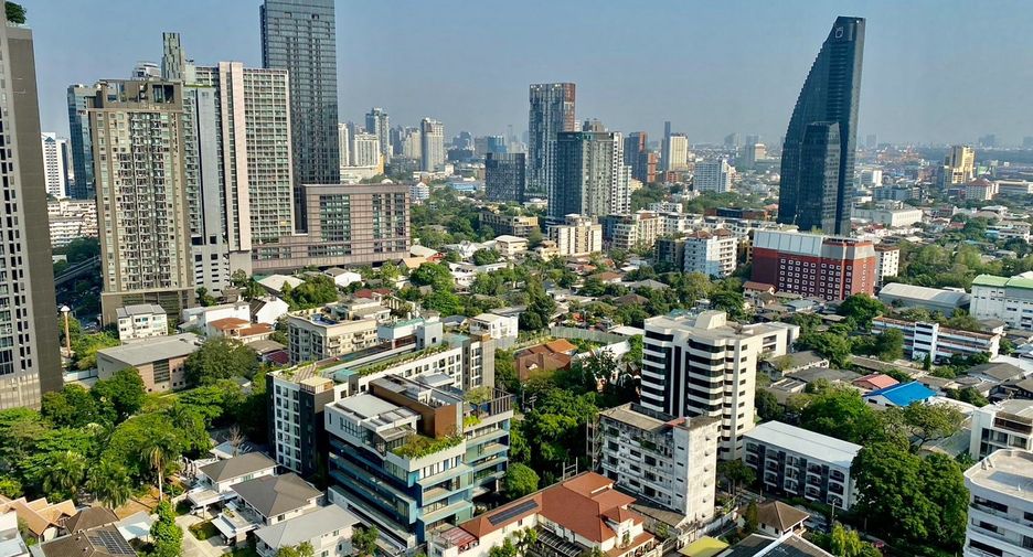 À vendre 2 chambres condo à Khlong Toei, Bangkok
