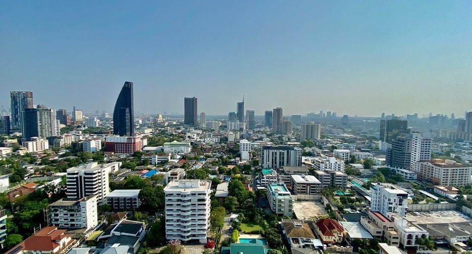 À vendre 2 chambres condo à Khlong Toei, Bangkok