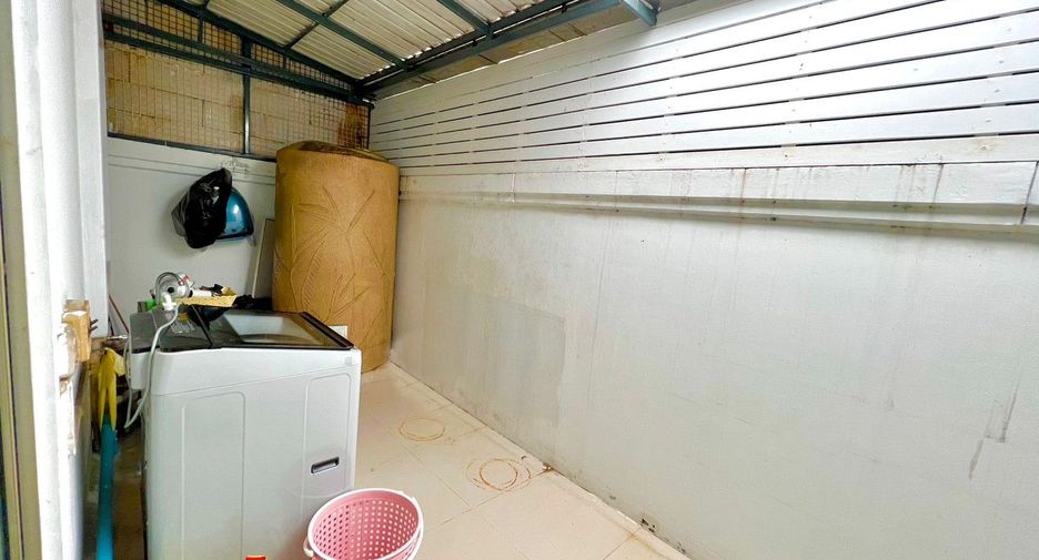 For sale 3 bedrooms townhouse in Bueng Kum, Bangkok