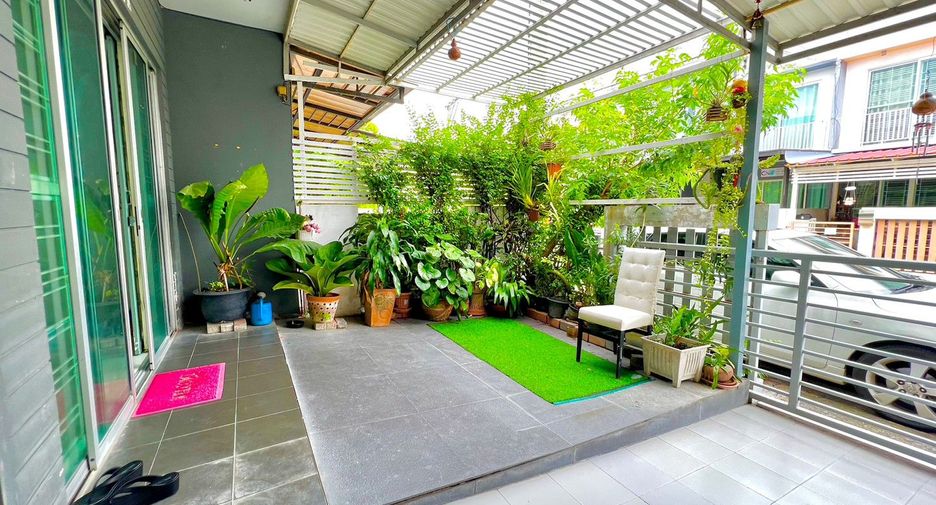 For sale 3 bedrooms townhouse in Bueng Kum, Bangkok