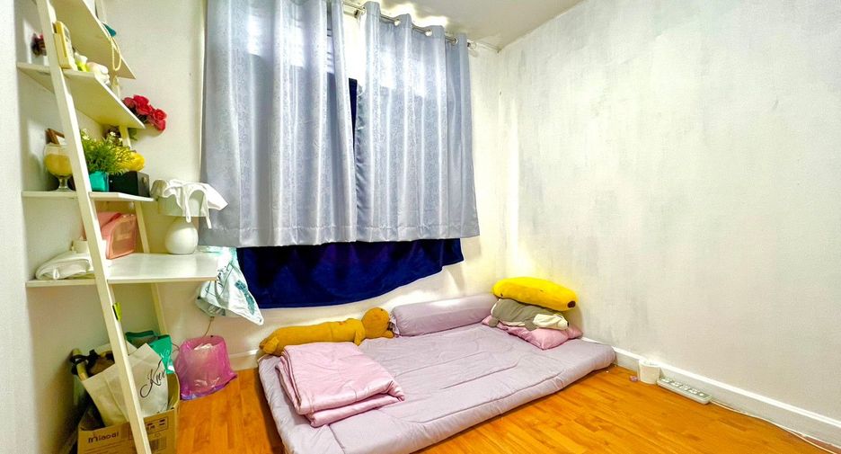For sale 3 bedrooms townhouse in Bueng Kum, Bangkok