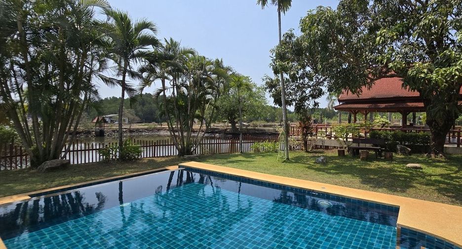 For sale 6 bedrooms house in Mueang Chanthaburi, Chanthaburi