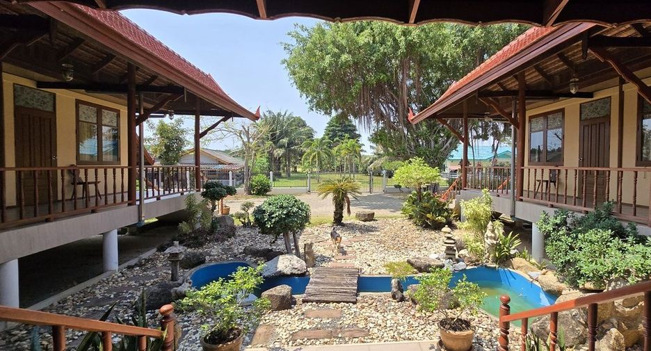 For sale 6 bedrooms house in Mueang Chanthaburi, Chanthaburi