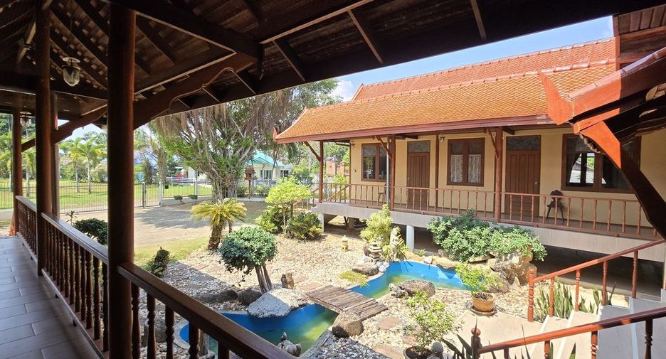 For sale 6 bedrooms house in Mueang Chanthaburi, Chanthaburi
