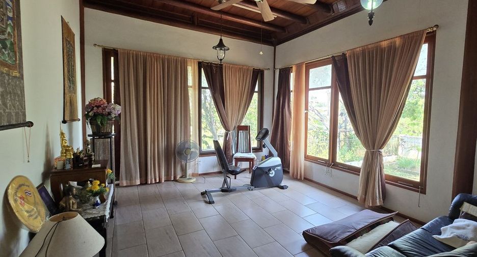 For sale 6 bedrooms house in Mueang Chanthaburi, Chanthaburi
