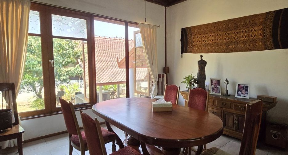 For sale 6 bedrooms house in Mueang Chanthaburi, Chanthaburi
