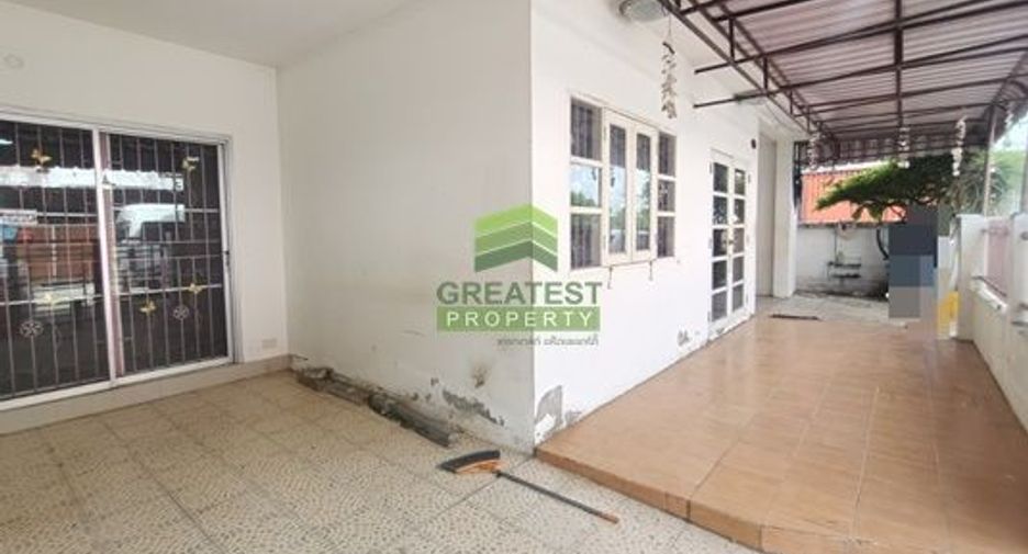 For sale 6 bedrooms townhouse in Sai Noi, Nonthaburi