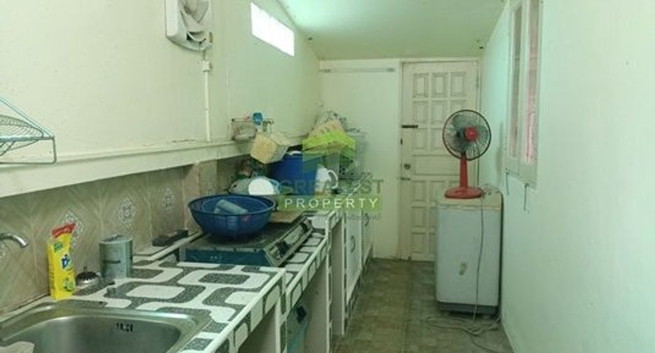 For sale 6 bedrooms townhouse in Sai Noi, Nonthaburi