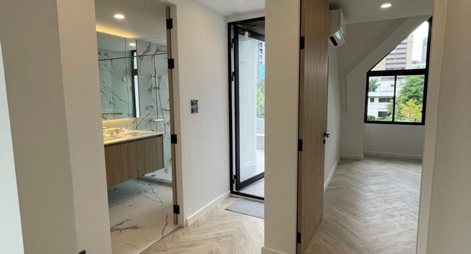 For sale 3 bedrooms townhouse in Watthana, Bangkok