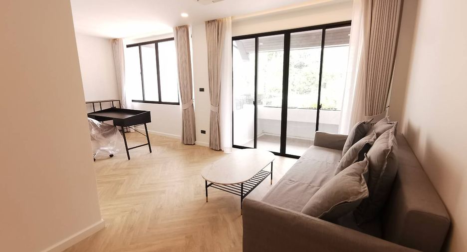 For sale 3 bedrooms townhouse in Watthana, Bangkok