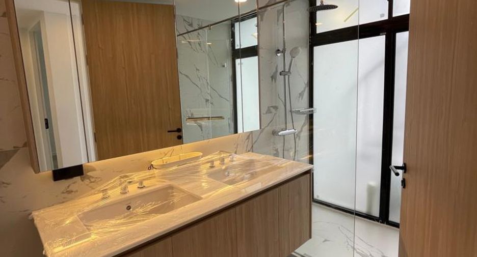 For sale 3 bedrooms townhouse in Watthana, Bangkok