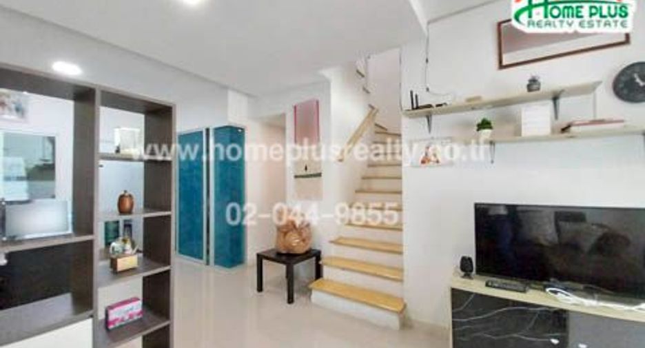 Casa adosada en venta de 3 habitaciones en Lat Krabang, Bangkok