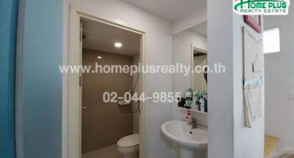 Casa adosada en venta de 3 habitaciones en Lat Krabang, Bangkok