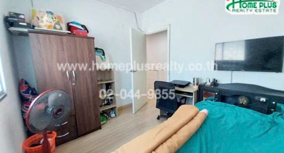 Casa adosada en venta de 3 habitaciones en Lat Krabang, Bangkok