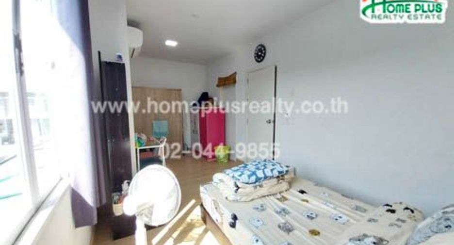 Casa adosada en venta de 3 habitaciones en Lat Krabang, Bangkok