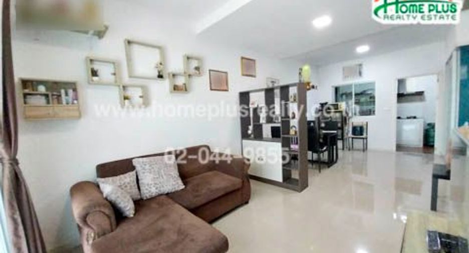 Casa adosada en venta de 3 habitaciones en Lat Krabang, Bangkok