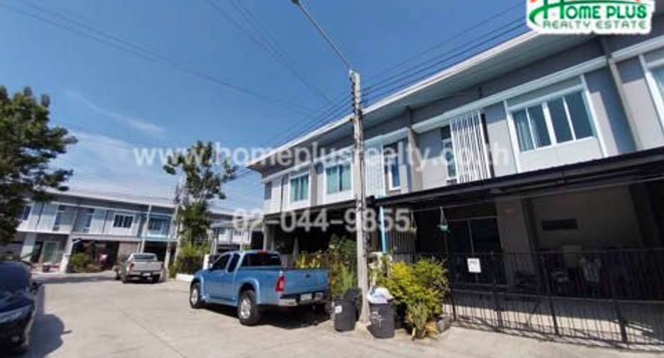 Casa adosada en venta de 3 habitaciones en Lat Krabang, Bangkok