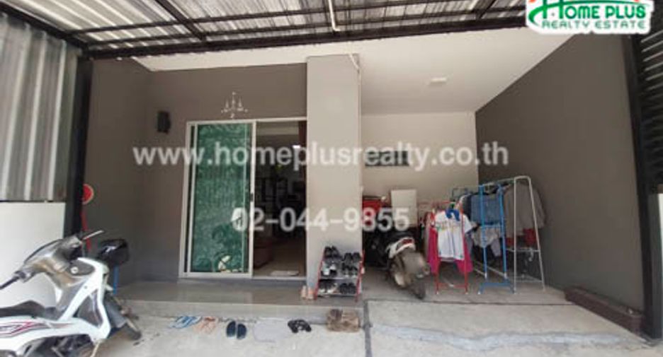 Casa adosada en venta de 3 habitaciones en Lat Krabang, Bangkok