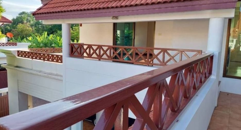 Haus zur Miete mit 4 Zimmer in Watthana, Bangkok