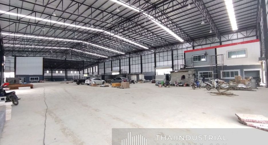 For rent そして for sale warehouse in Phanat Nikhom, Chonburi