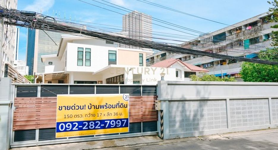 For sale 3 Beds house in Phaya Thai, Bangkok