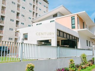 For sale 3 bedrooms house in Phaya Thai, Bangkok