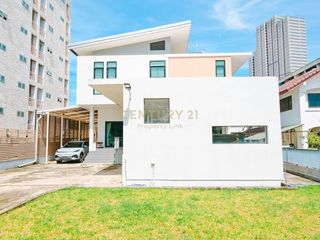 For sale 3 bedrooms house in Phaya Thai, Bangkok