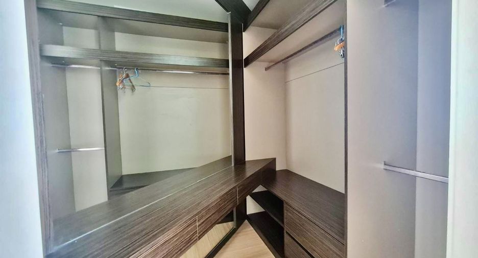 For rent 3 bedrooms condo in Bang Lamung, Chonburi