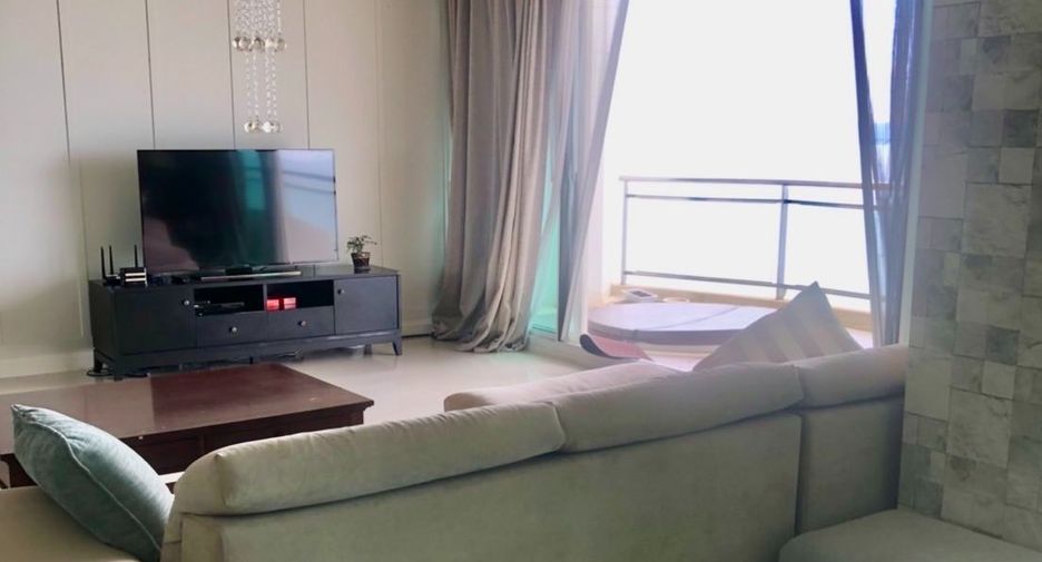 For rent 3 bedrooms condo in Bang Lamung, Chonburi