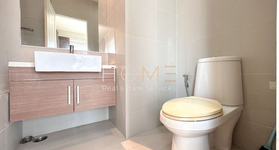 For sale 2 bedrooms condo in Khlong Toei, Bangkok