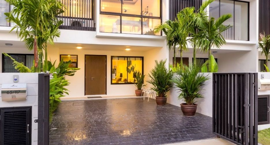 For rent and for sale 3 bedrooms townhouse in Thalang, Phuket