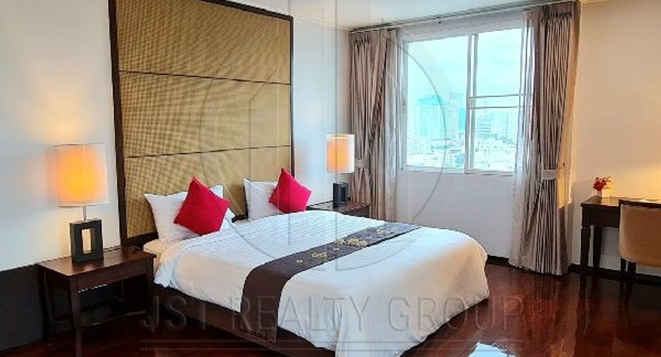 À louer 2 chambres appartement avec services à Watthana, Bangkok